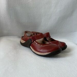 Romika Size 36/6 Red/Creme Leather multicolor Accent Stitching Casual Slip On.